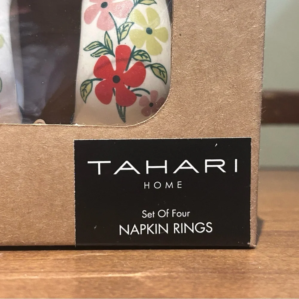 NEW Set Of 4 Ceramic Napkin Rings With Spring Floral Accents Made By Tahari Home